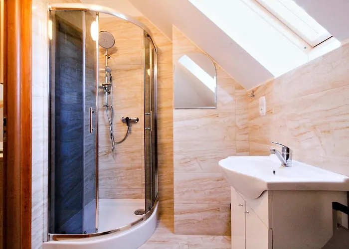 Lc & 아파트 포비에로보